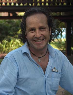Ugo der Clubmanager