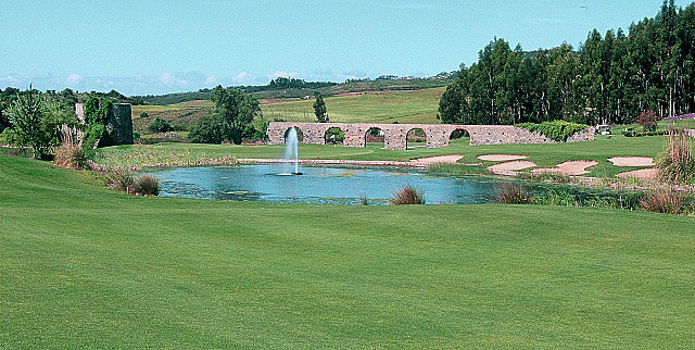 Penha Longa Atlantic-Cours-mit der ber�hmten Bruecke