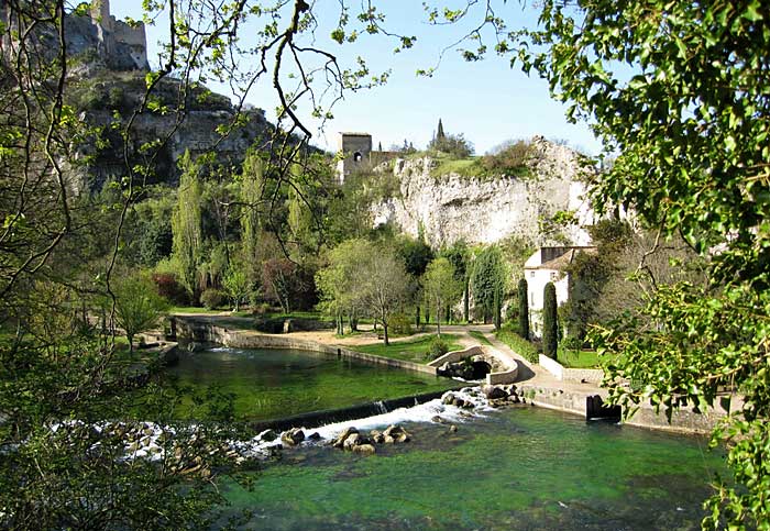 Ein weiterer Anziehungspunkt die Fontaine-de Vaucluse 